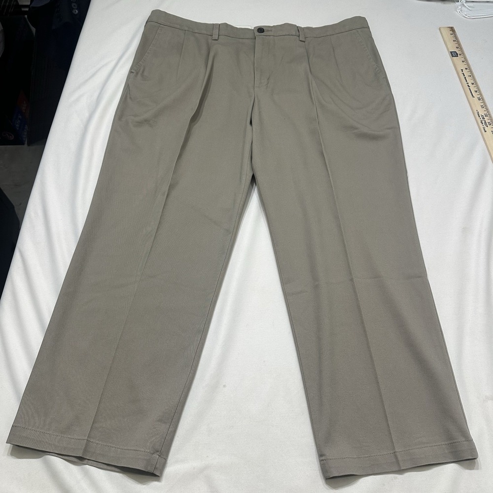 Dockers Easy Khaki Classic Fit Pleated Pants 42x30 NWT Stretch Comfort Tan NWT‎ - Picture 3 of 8